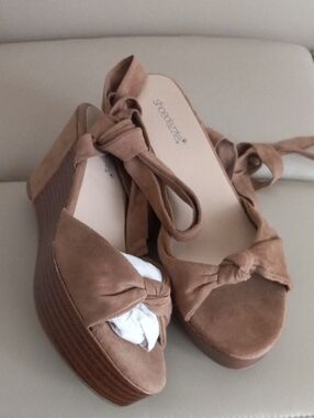 Suede Knot Platform Sandals - Taupe Size 10